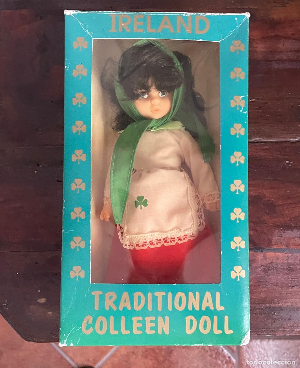 Mu&ntilde;ecas modernas: Mu&ntilde;eca tradicional irlandesa en caja original