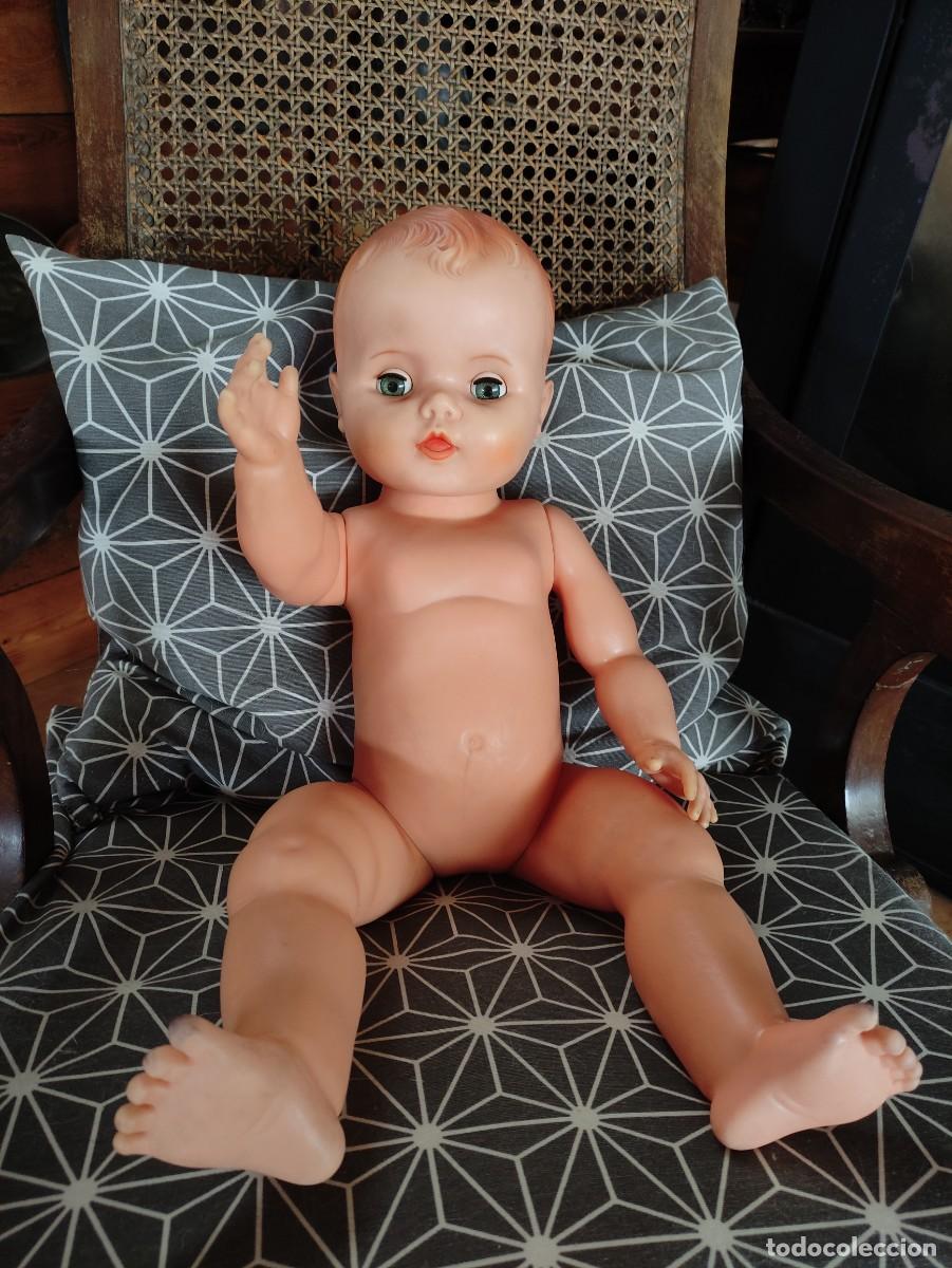 Mu&ntilde;ecas modernas: Mu&ntilde;eco Baby Carrie Eegee