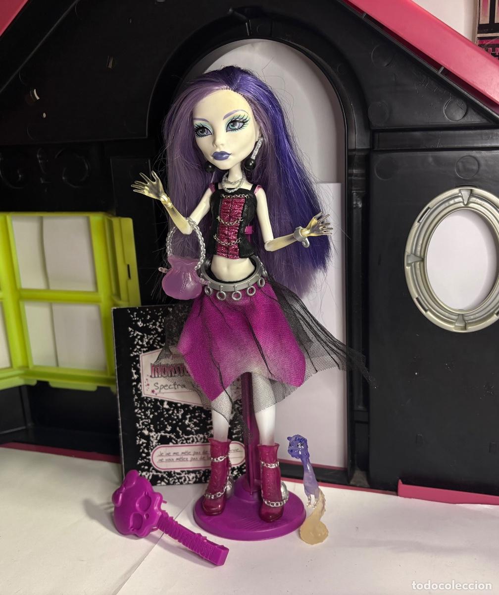 Mu&ntilde;ecas modernas: Mu&ntilde;eca MONSTER HIGH Spectra b&aacute;sica completa