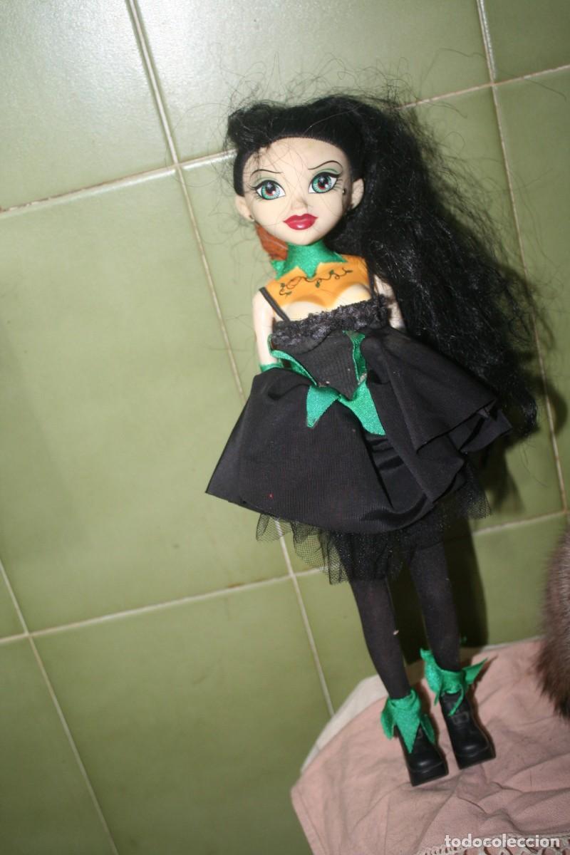 Mu&ntilde;ecas modernas: mu&ntilde;eca gotica edge morena
