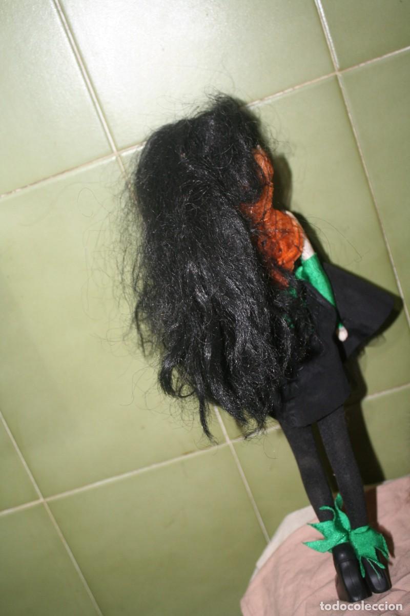 Mu&ntilde;ecas modernas: mu&ntilde;eca gotica edge morena - Foto 2