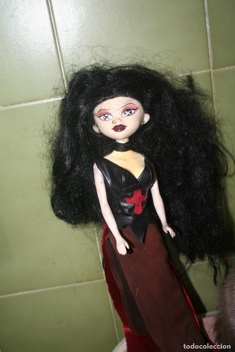 Mu&ntilde;ecas modernas: mu&ntilde;eca gotica edge morena