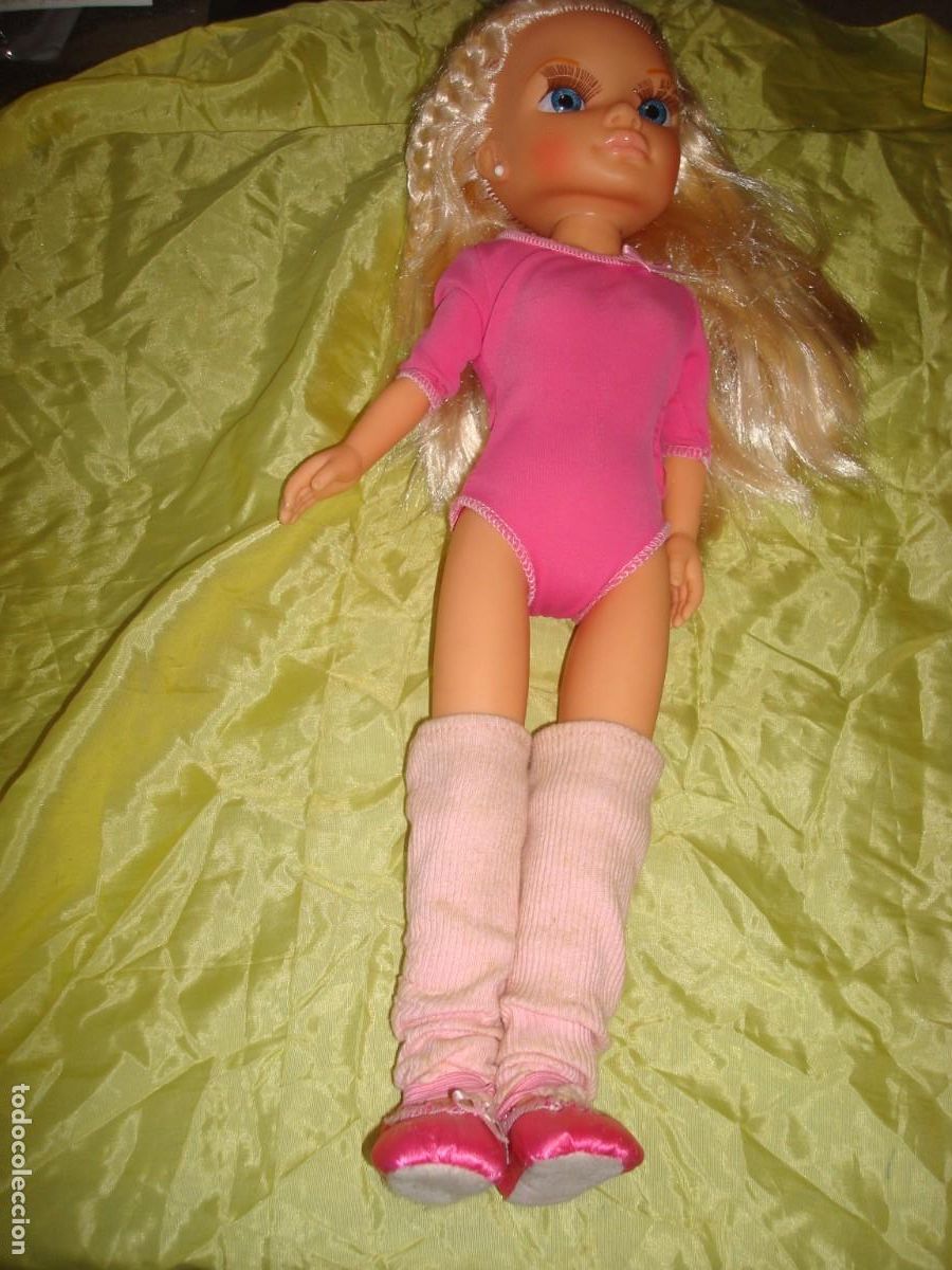 Mu&ntilde;ecas modernas: MU&Ntilde;ECA NANCY DE FAMOSA. AEROBIC. 42 CM ( T-2939-10)