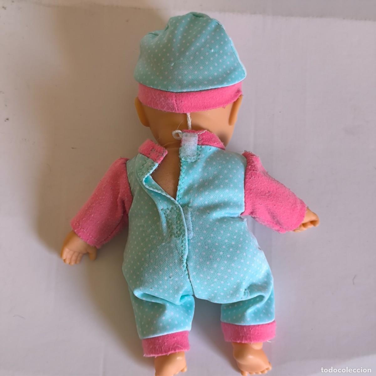 Mu&ntilde;ecas modernas: Mu&ntilde;eco beb&eacute; con pijama y gorrito - Foto 3