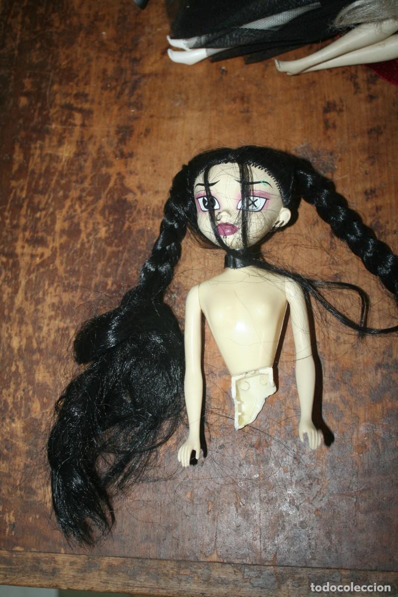 Mu&ntilde;ecas modernas: mu&ntilde;eca gotica edge sin piernas