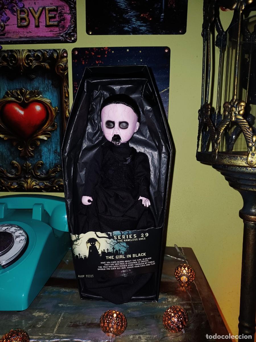 Mu&ntilde;ecas modernas: LIVING DEAD DOLLS THE GIRL IN BLACK