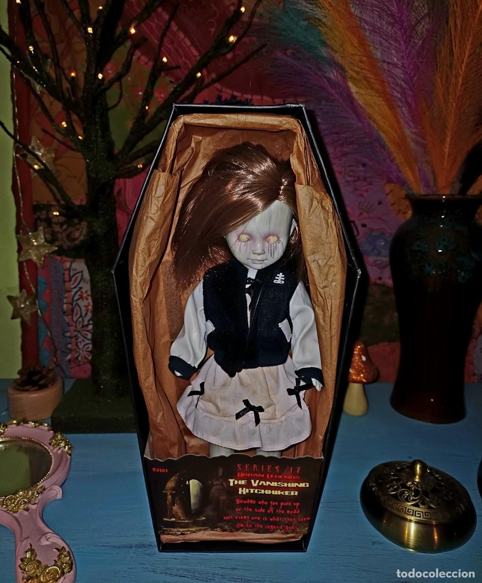 Mu&ntilde;ecas modernas: LIVING DEAD DOLLS VANISHING HITCHHICKER