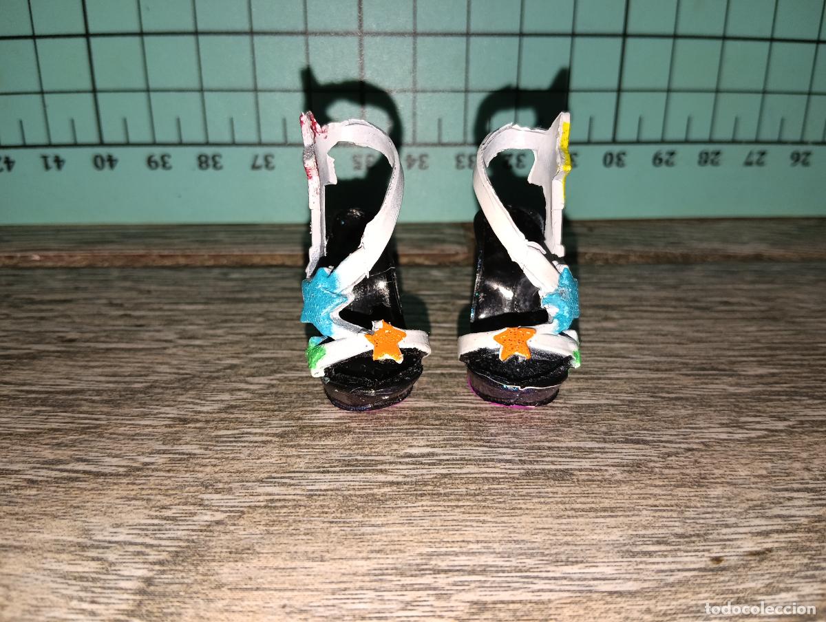 Mu&ntilde;ecas modernas: Zapatos de mu&ntilde;eca Rainbow high - Foto 2
