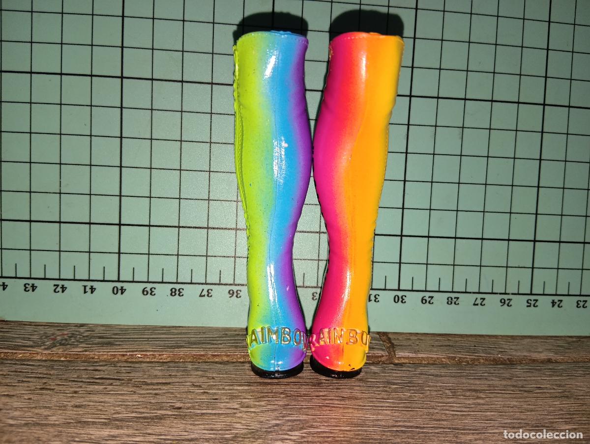 Mu&ntilde;ecas modernas: Zapatos botas de mu&ntilde;eca Rainbow high - Foto 3