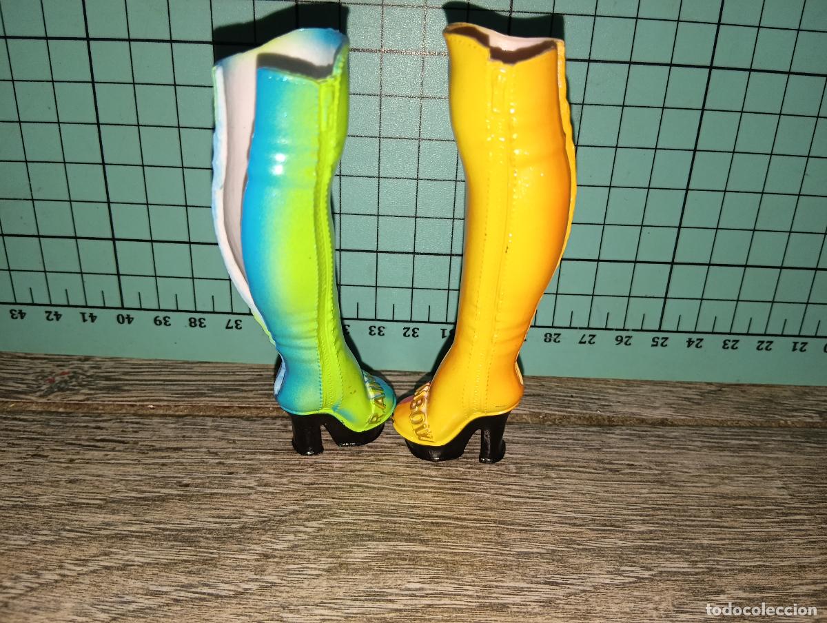 Mu&ntilde;ecas modernas: Zapatos botas de mu&ntilde;eca Rainbow high - Foto 4