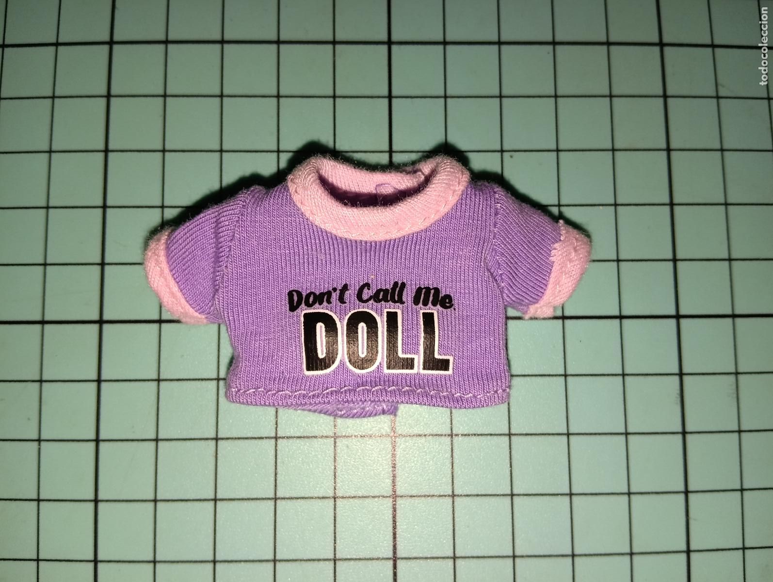 Mu&ntilde;ecas modernas: Camiseta de mu&ntilde;eca Rainbow high