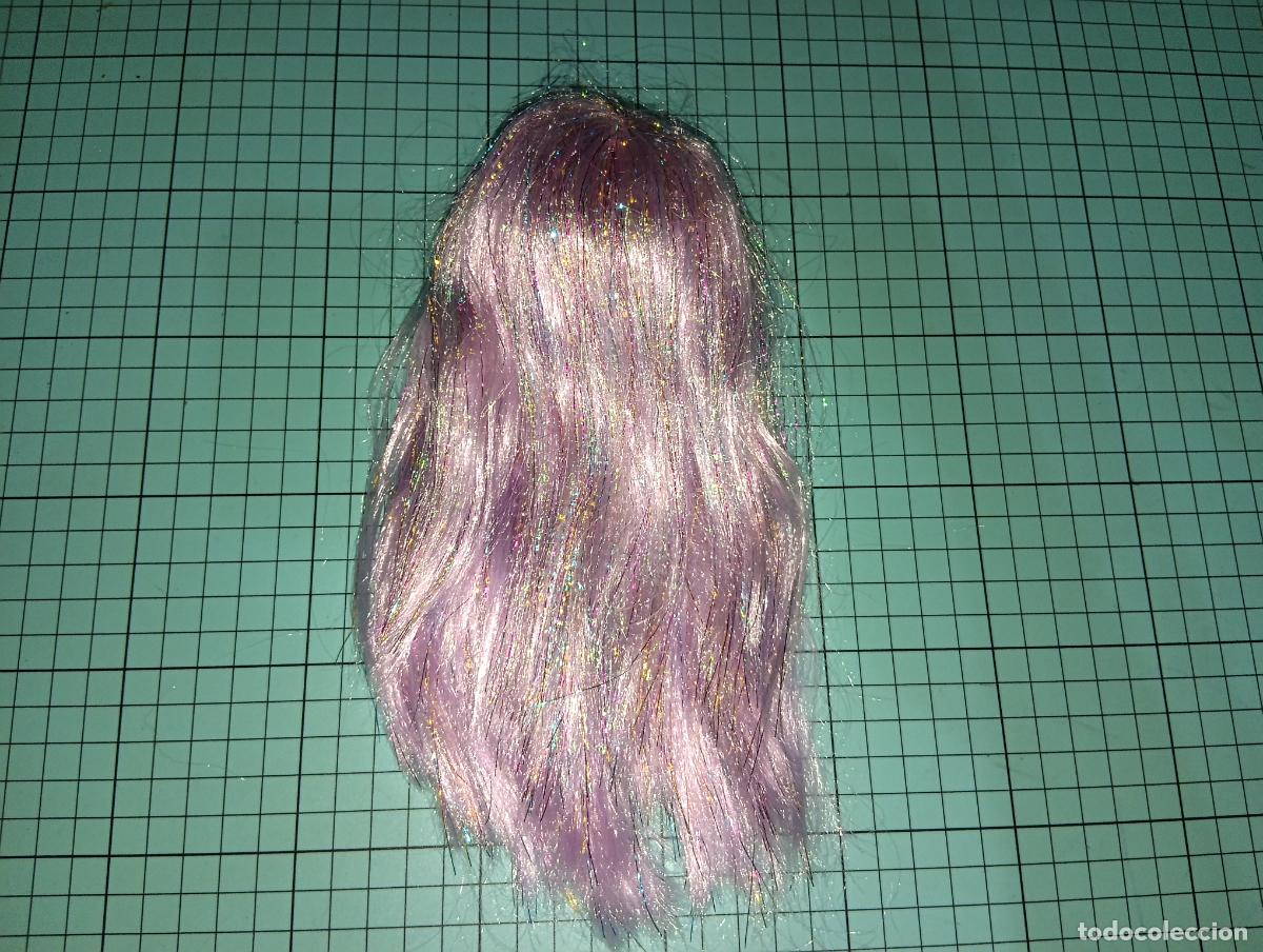 Mu&ntilde;ecas modernas: Peluca de mu&ntilde;eca Rainbow high