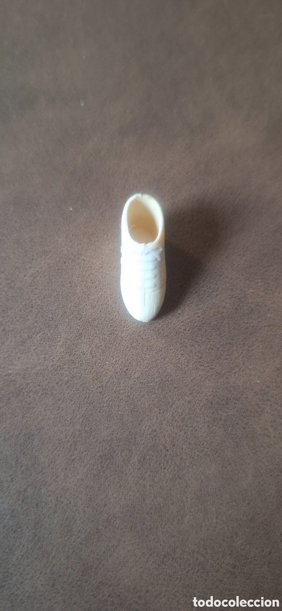 Mu&ntilde;ecas modernas: zapato desparejado chabel