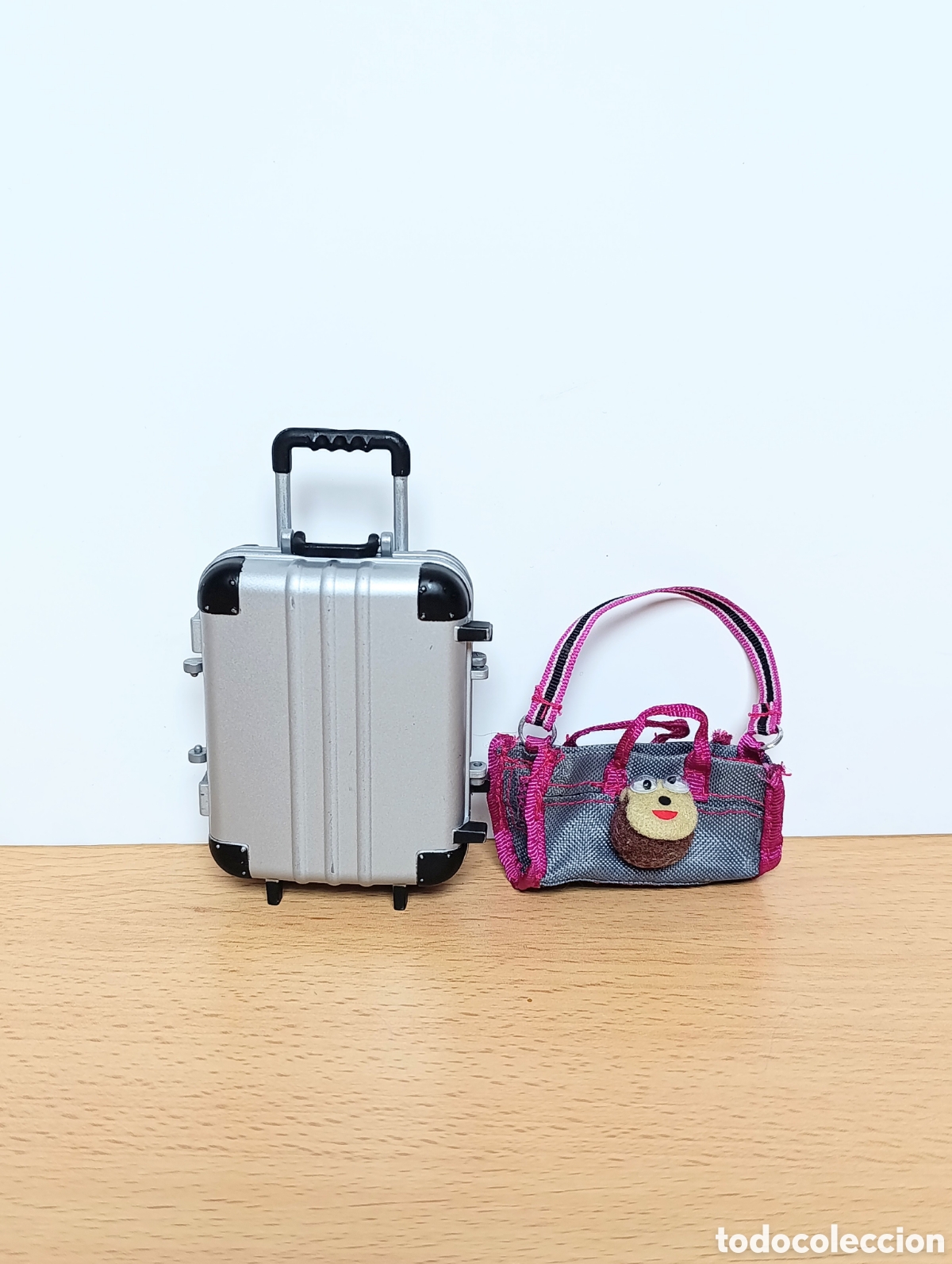 Mu&ntilde;ecas modernas: Bolso y maleta bratz tokio a go go yasmin