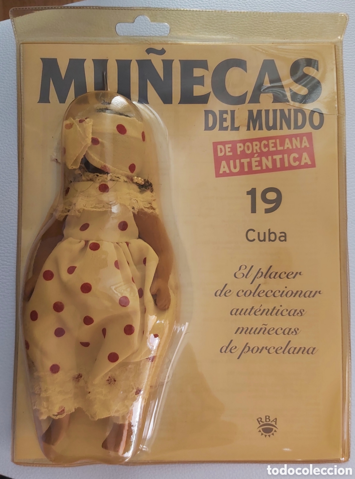 Mu&ntilde;ecas modernas: Mu&ntilde;eca de porcelana, creada por RBA, en perfecto estado y en su estuche.