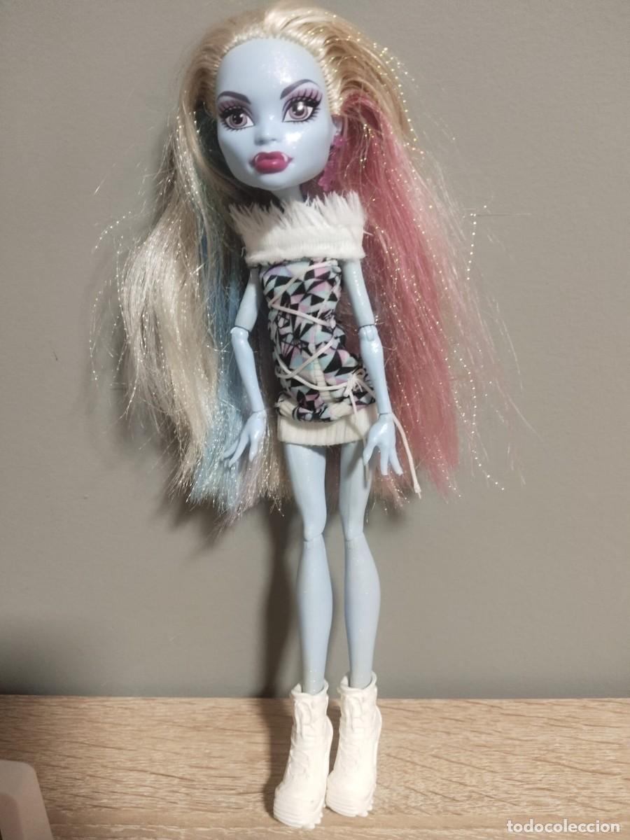 Mu&ntilde;ecas modernas: Abbey Bominable &ndash; School&rsquo;s Out &rarr; Monster High G1 + Accesorios