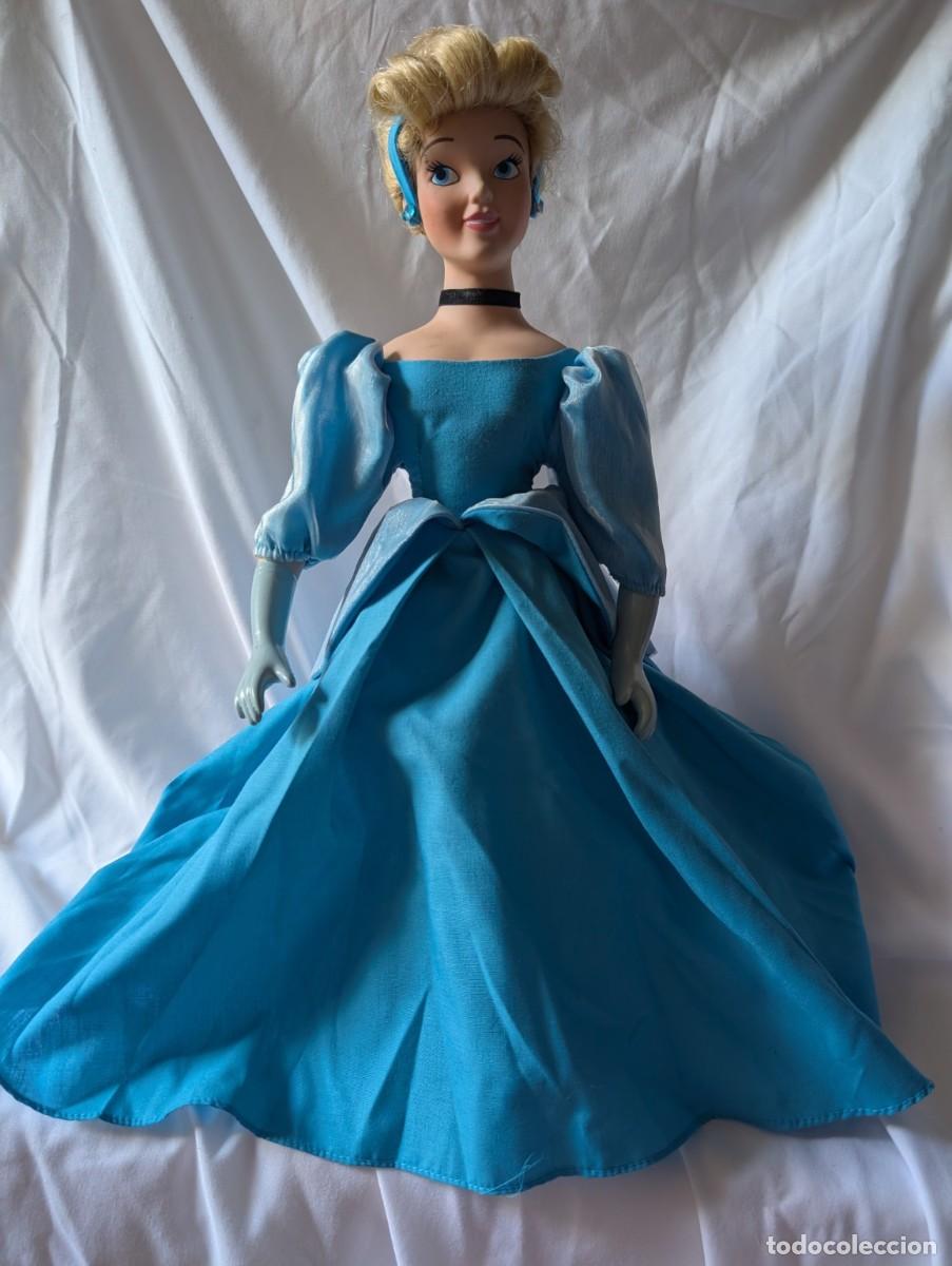 Mu&ntilde;ecas modernas: Mu&ntilde;eca Cenicienta Disney vintage 41 cm &middot; vestido azul &middot; &copy; Disney n&ordm; 6035