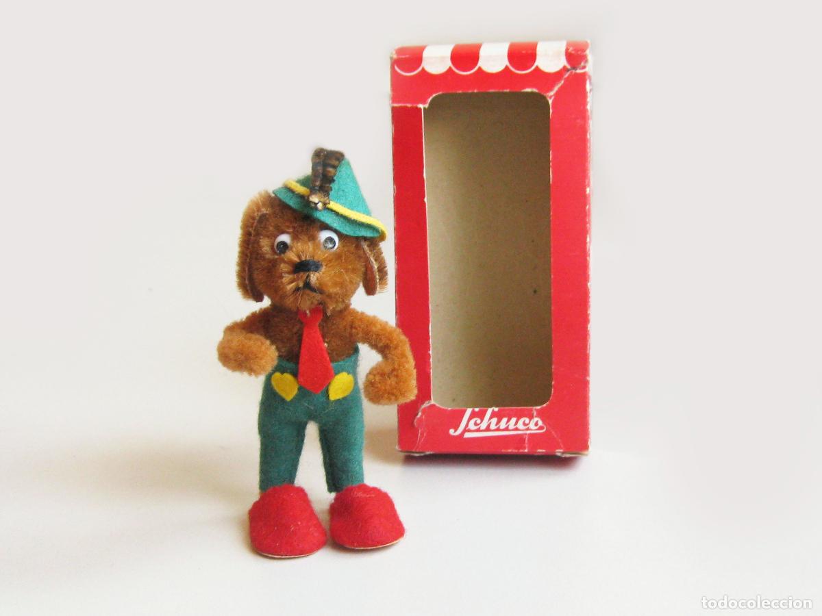 Mu&ntilde;ecas modernas: ANTIGUA FIGURA EN MINIATURA DE PERRO MASCOTA. SCHUCO MASCOTT 7800/8