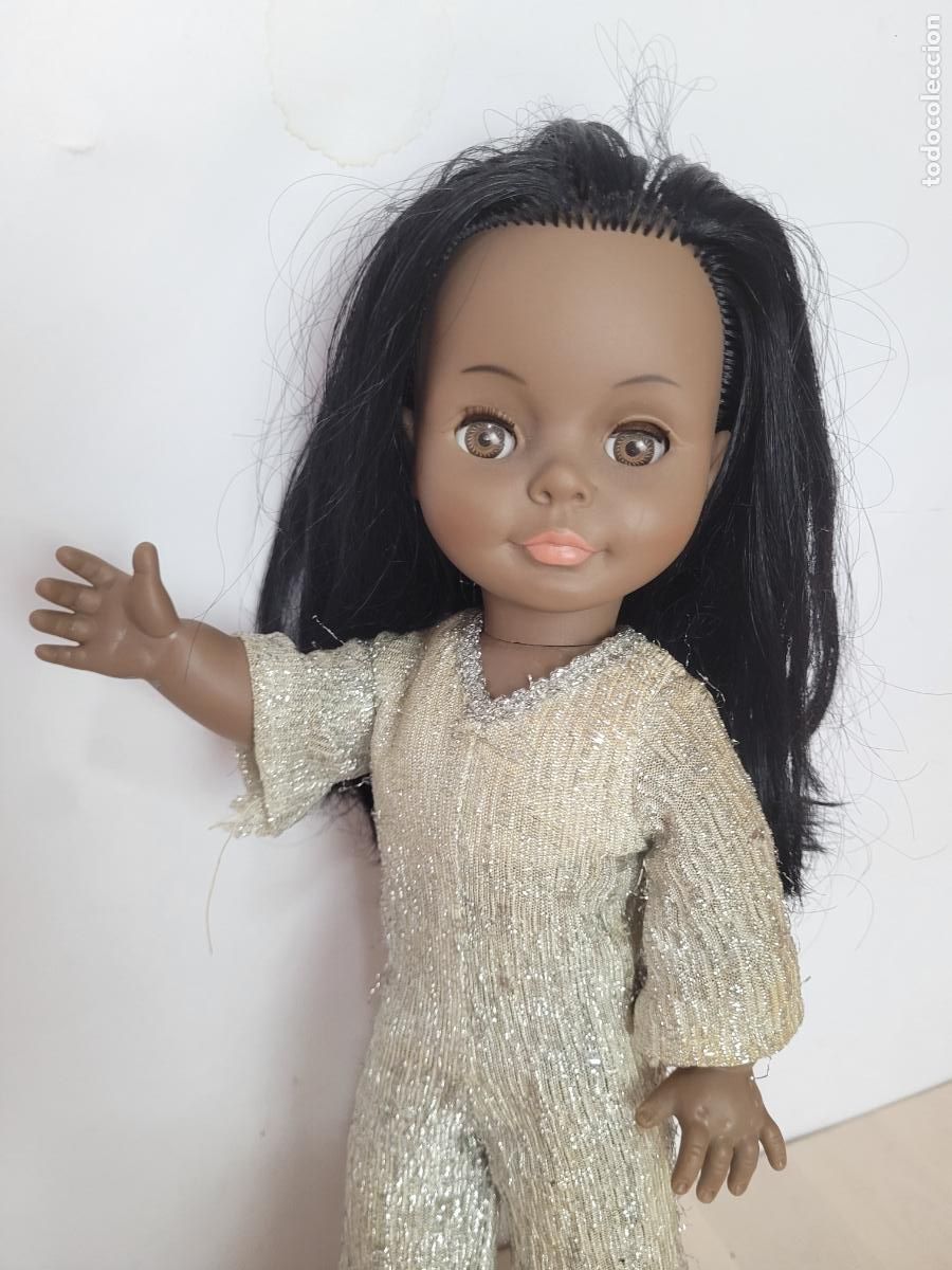 Mu&ntilde;ecas modernas: mu&ntilde;eca ella de bella piernas flexibles poupee negra