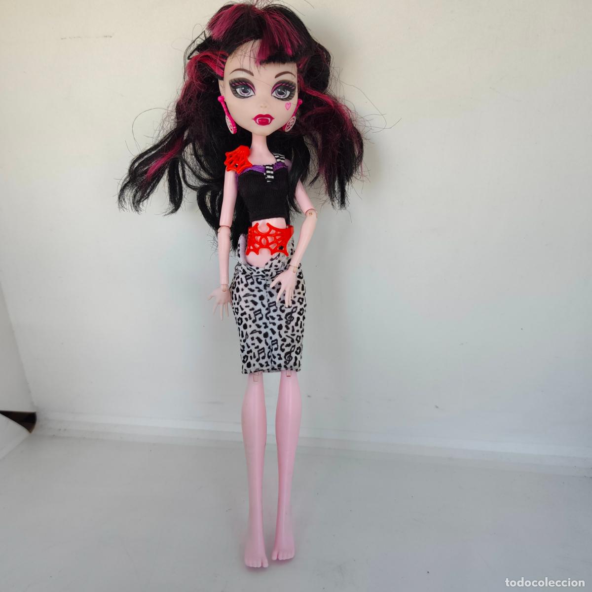 Mu&ntilde;ecas modernas: Monster High Draculaura 2008 - Foto 3
