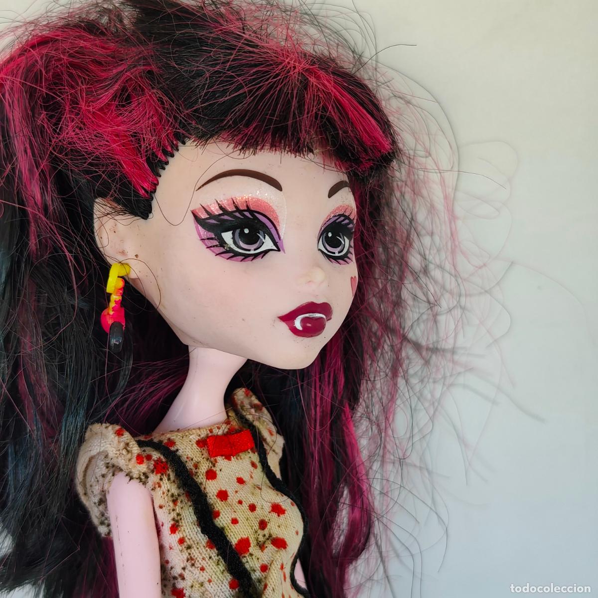 Mu&ntilde;ecas modernas: Monster High Draculaura 2008 - Foto 3