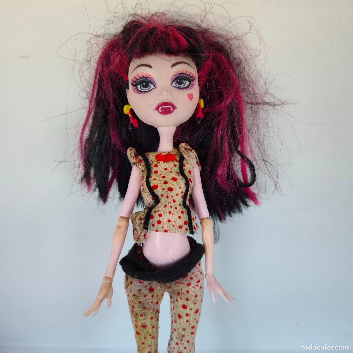 Mu&ntilde;ecas modernas: Monster High Draculaura 2008 - Foto 4