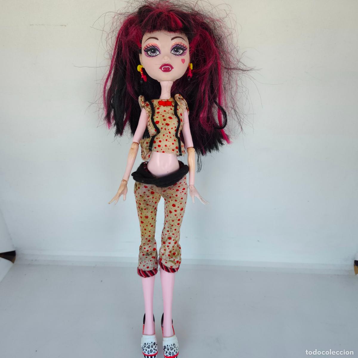 Mu&ntilde;ecas modernas: Monster High Draculaura 2008 - Foto 5