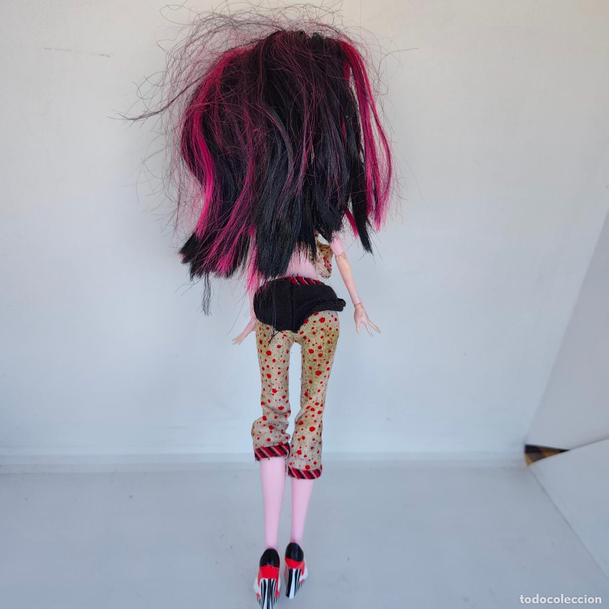 Mu&ntilde;ecas modernas: Monster High Draculaura 2008 - Foto 6