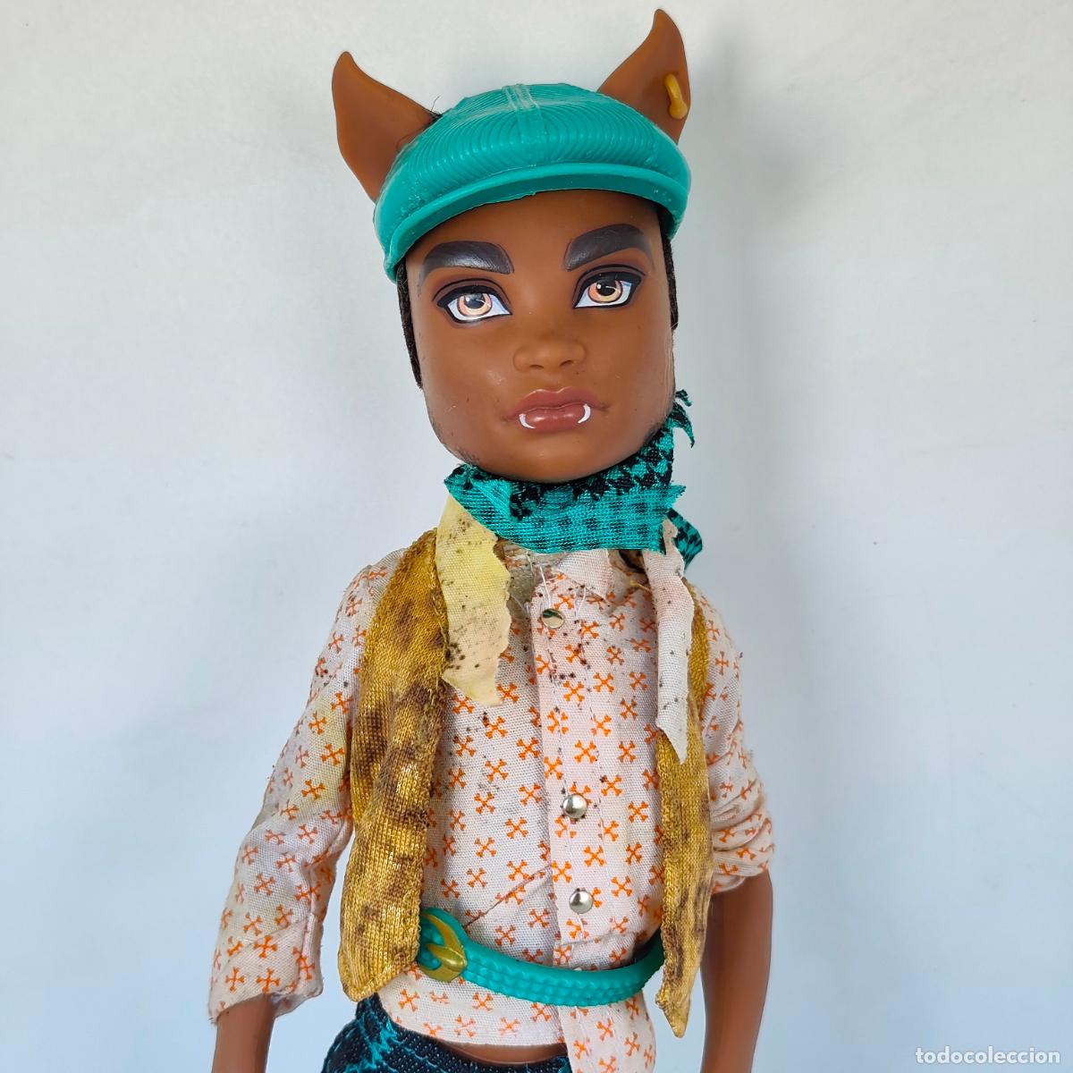 Mu&ntilde;ecas modernas: FIGURA CLAWD WOLF MONSTER HIGH novio Draculaura 2010