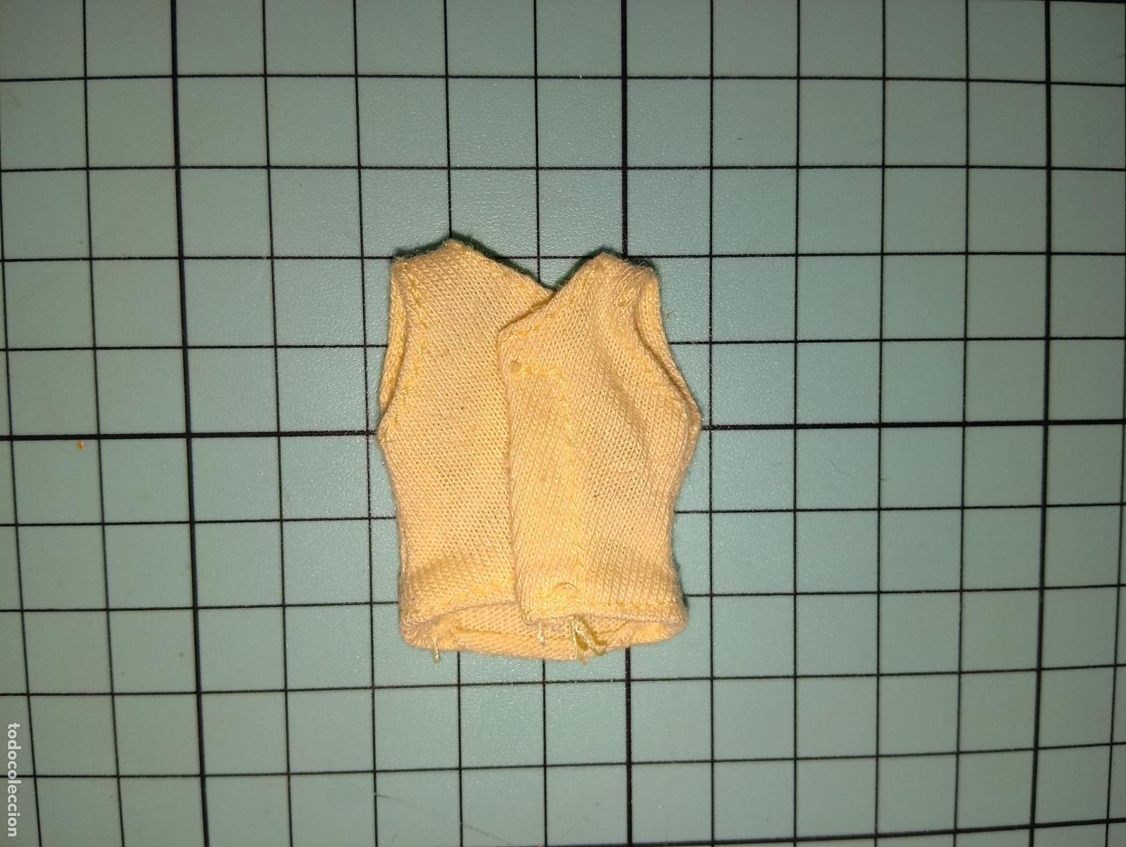 Mu&ntilde;ecas modernas: Camiseta de mu&ntilde;eca Bratz - Foto 2