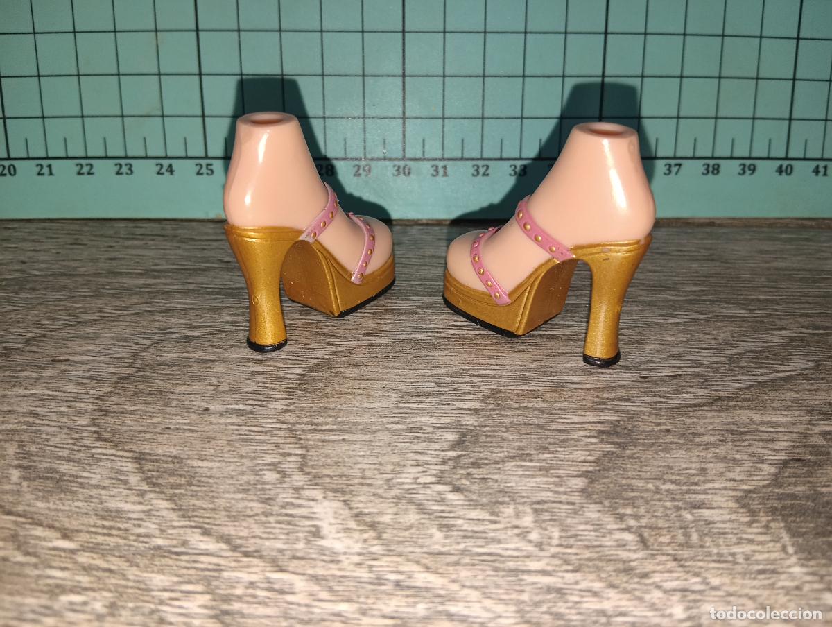 Mu&ntilde;ecas modernas: Zapatos de mu&ntilde;eca Bratz - Foto 3