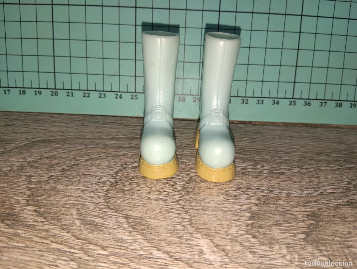 Mu&ntilde;ecas modernas: Zapatos botas de mu&ntilde;eca Bratz - Foto 3