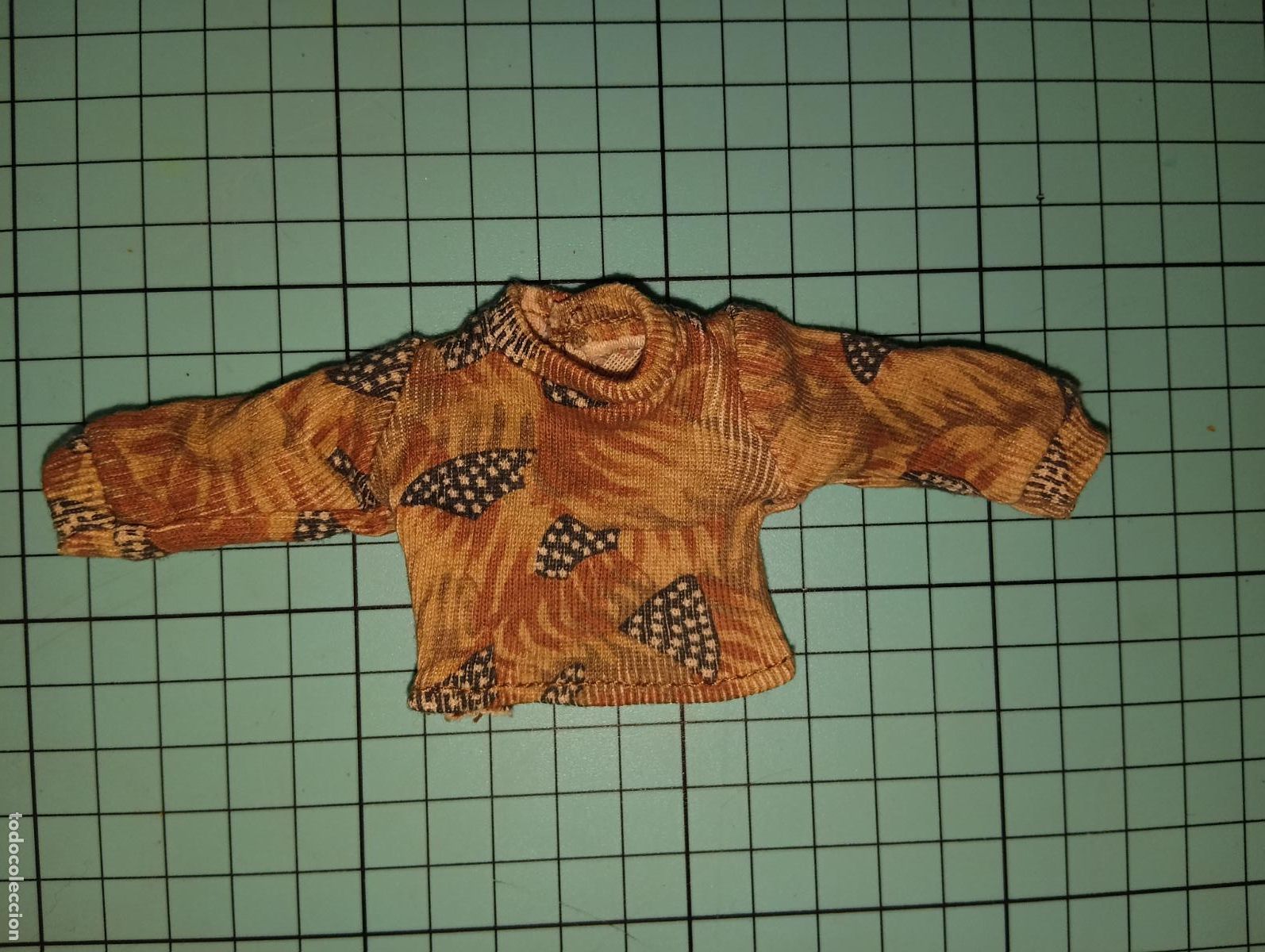 Mu&ntilde;ecas modernas: Camisa de mu&ntilde;eca Bratz
