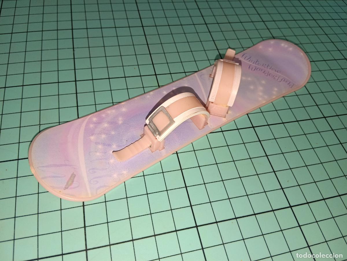 Mu&ntilde;ecas modernas: Tabla de esquiar de mu&ntilde;eca Bratz