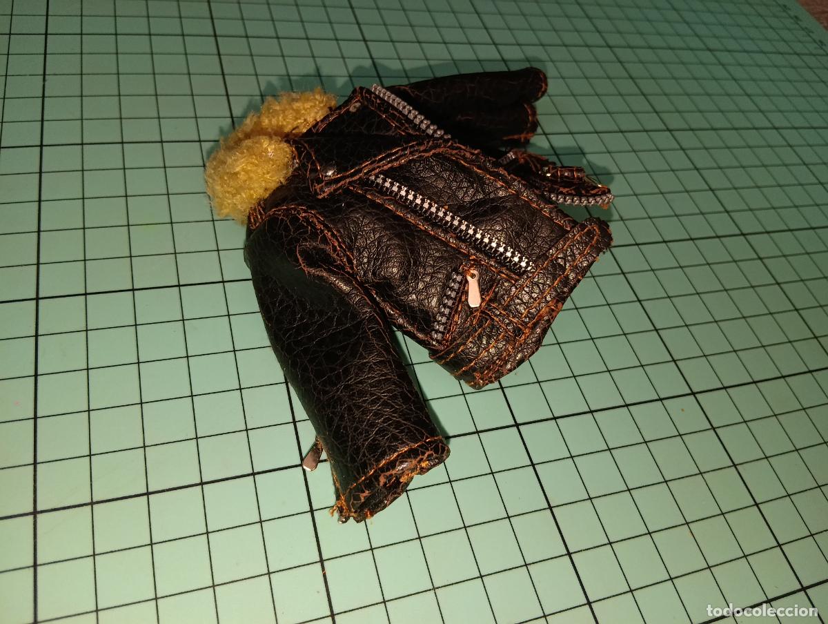 Mu&ntilde;ecas modernas: Chaqueta de mu&ntilde;eca Bratz - Foto 4