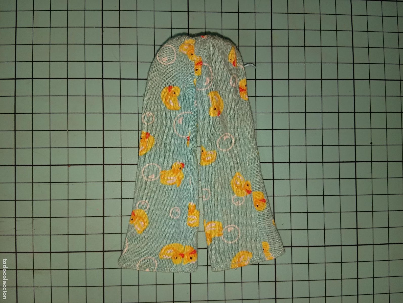 Mu&ntilde;ecas modernas: Pantalon de mu&ntilde;eca Bratz - Foto 2