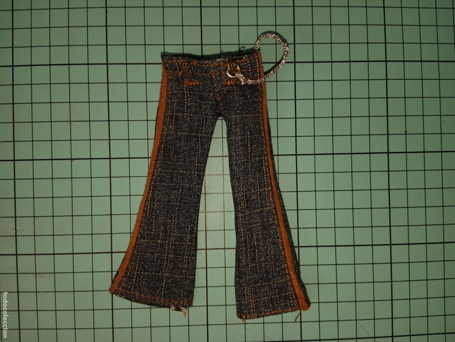 Mu&ntilde;ecas modernas: Pantalon de mu&ntilde;eca Bratz - Foto 2