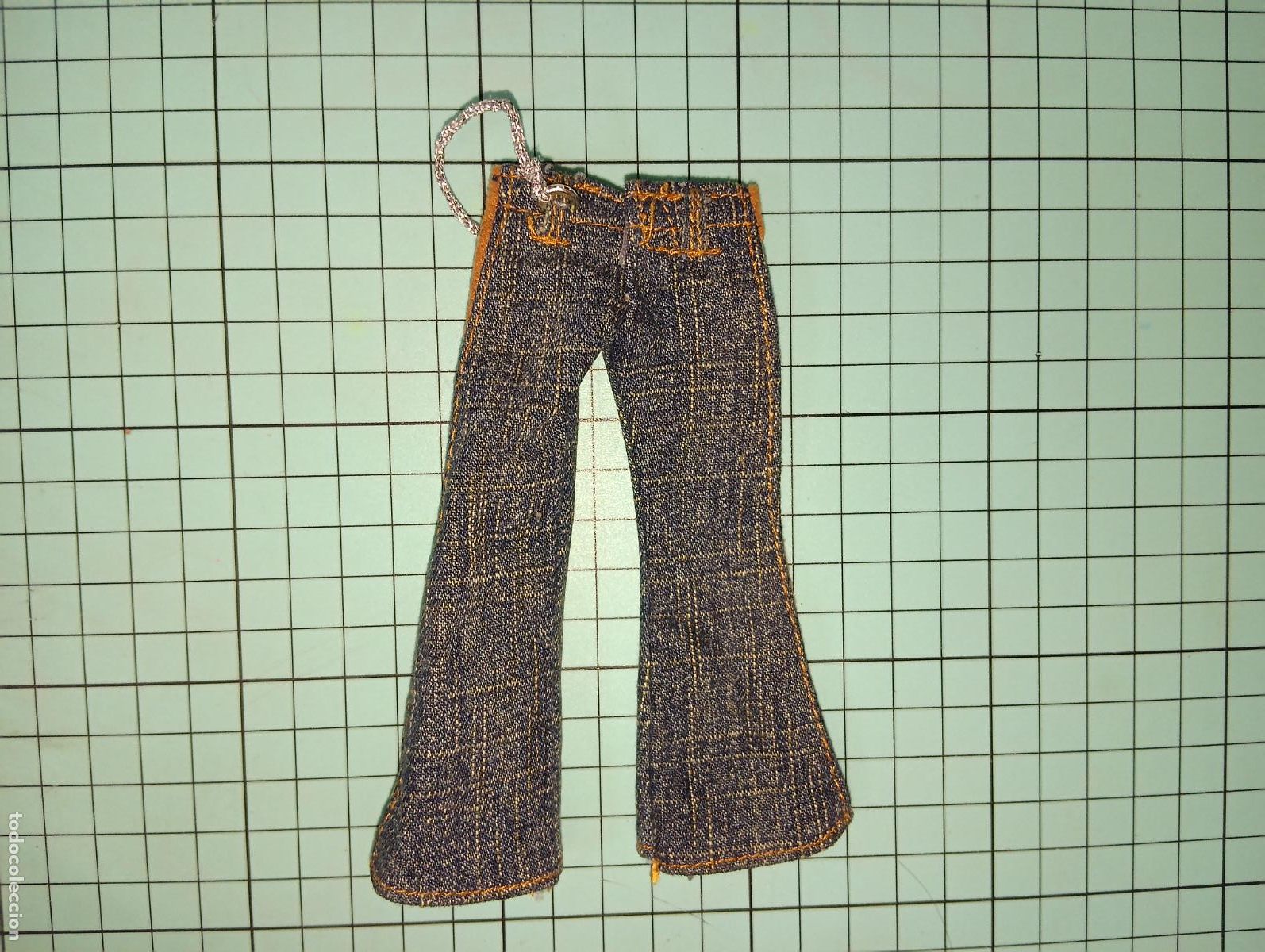 Mu&ntilde;ecas modernas: Pantalon de mu&ntilde;eca Bratz