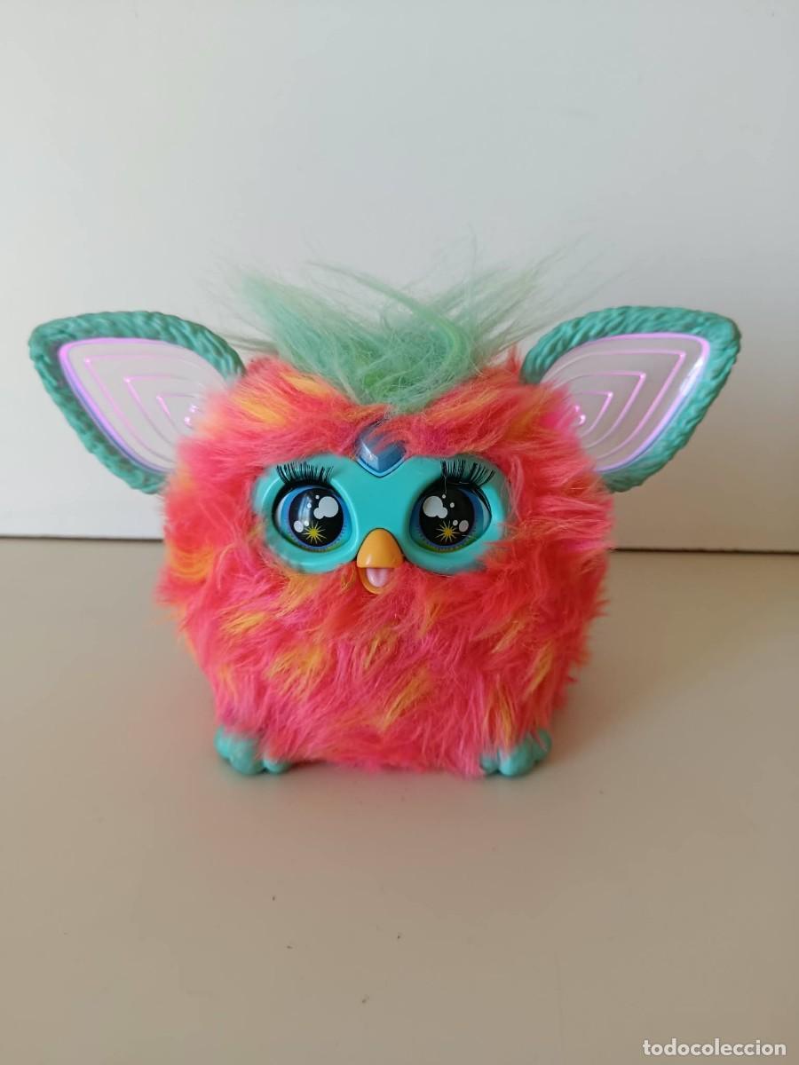 Mu&ntilde;ecas modernas: Furby Hasbro Interactive Con Orecchie Luminose