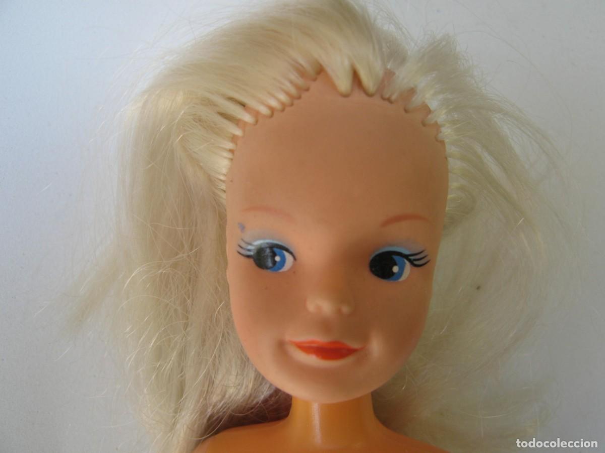 Mu&ntilde;ecas modernas: Original Mu&ntilde;eca Sindy Rubia Marcada en la nuca