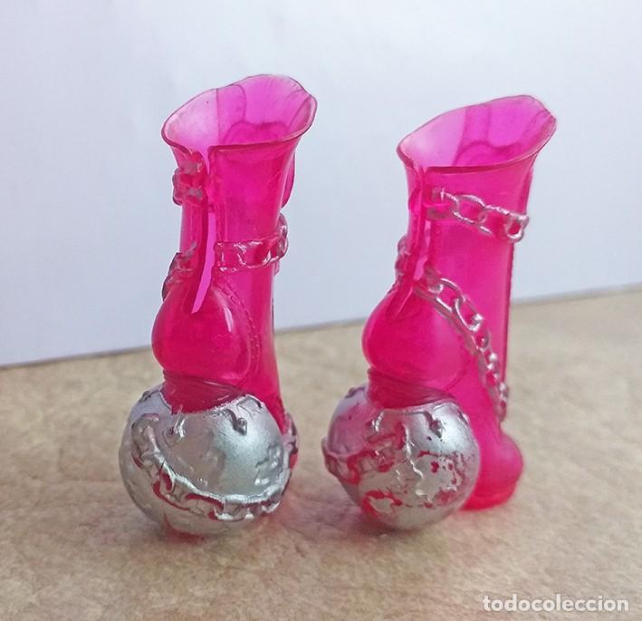 Mu&ntilde;ecas modernas: Botas rosas de mu&ntilde;eca Monster high - Foto 2