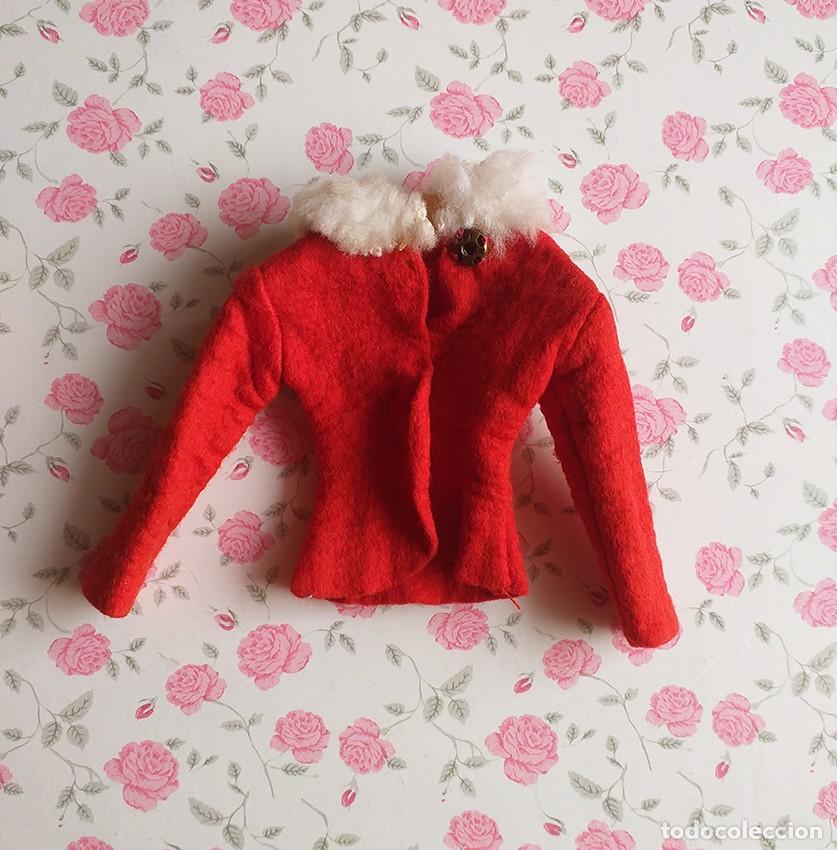 Mu&ntilde;ecas modernas: Chaqueta roja de mu&ntilde;eca maniqu&iacute; tipo tressy o skipper