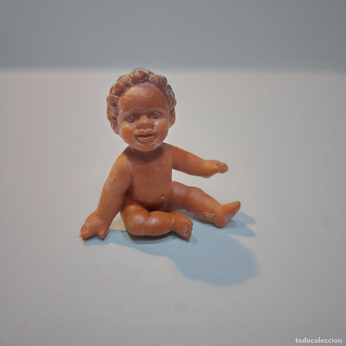 Mu&ntilde;ecas modernas: Mu&ntilde;eca de goma beb&eacute; miniatura de Imaginarium