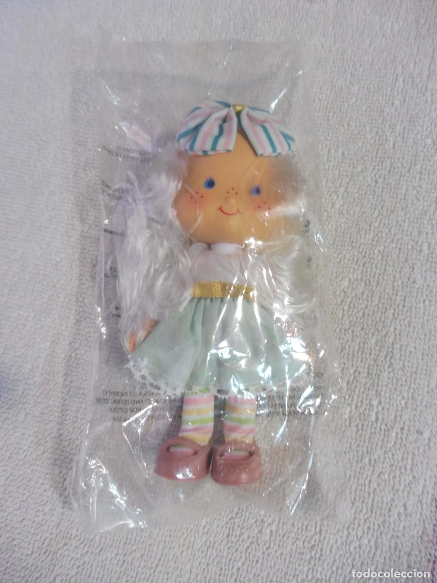 Mu&ntilde;ecas modernas: Tarta de fresa mu&ntilde;eca cabello de &aacute;ngel colecci&oacute;n planeta deAgostini