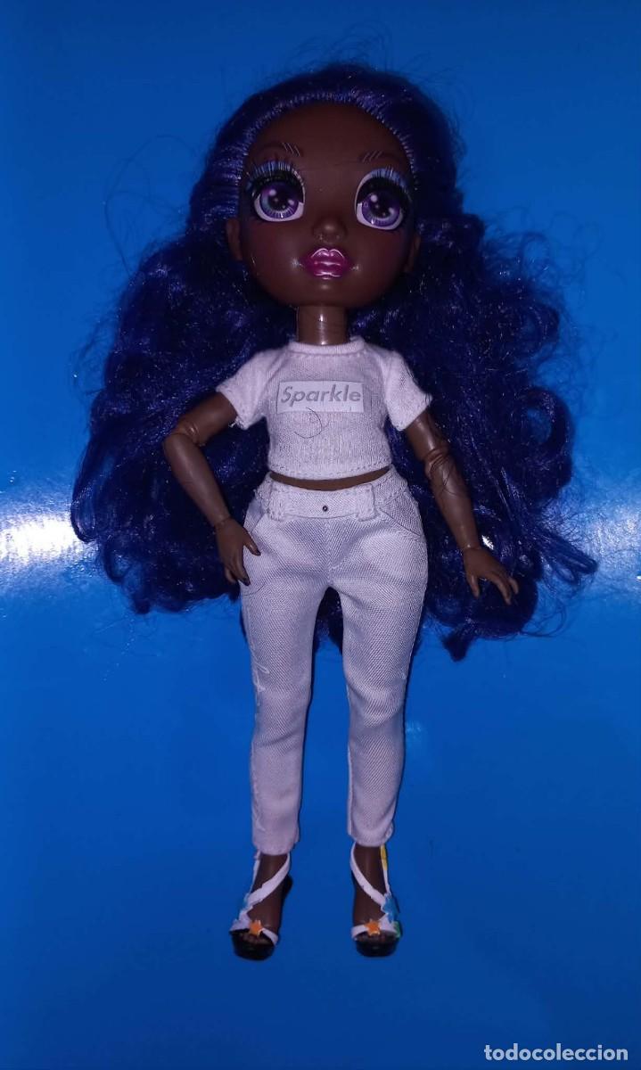 Mu&ntilde;ecas modernas: Mu&ntilde;eca Rainbow High, Krystal Bailey - MGA