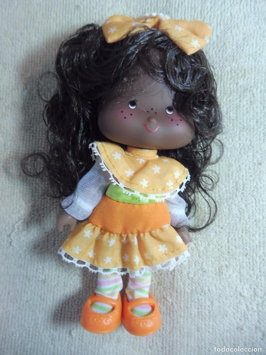 Mu&ntilde;ecas modernas: Tarta de fresa mu&ntilde;eca Flor de azahar colecci&oacute;n planeta deAgostini
