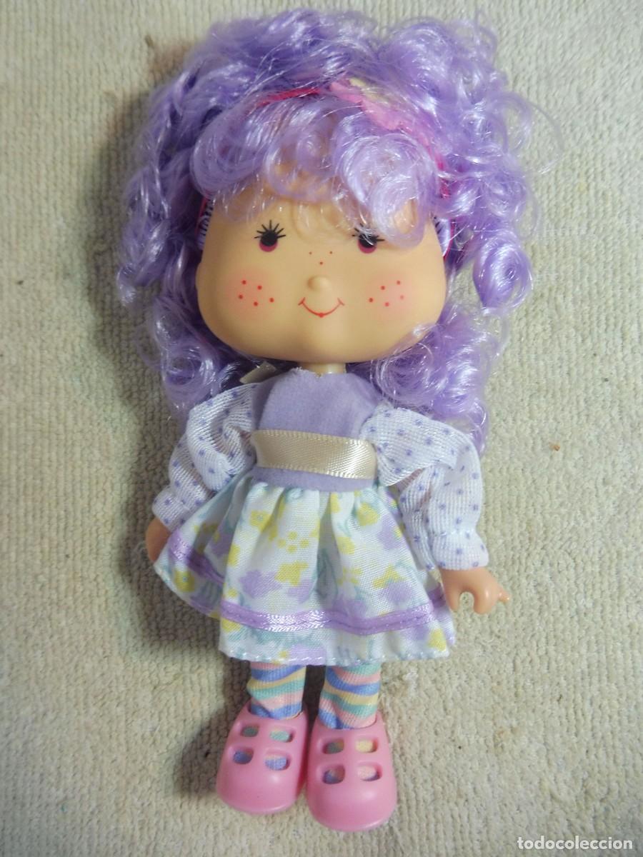 Mu&ntilde;ecas modernas: Tarta de fresa mu&ntilde;eca Tarta de Violeta colecci&oacute;n planeta deAgostini