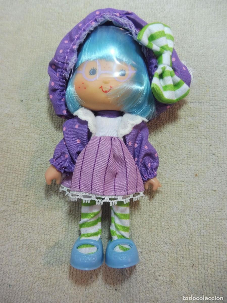 Mu&ntilde;ecas modernas: Tarta de fresa mu&ntilde;eca Plum Puddin Ciruelita colecci&oacute;n planeta deAgostini