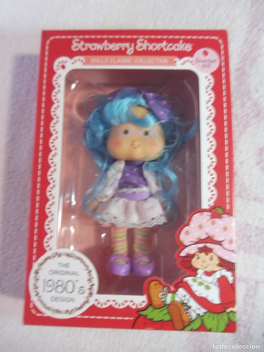 Mu&ntilde;ecas modernas: Tarta de fresa mu&ntilde;eca Plum Puddin Berrykin colecci&oacute;n planeta deAgostini en caja