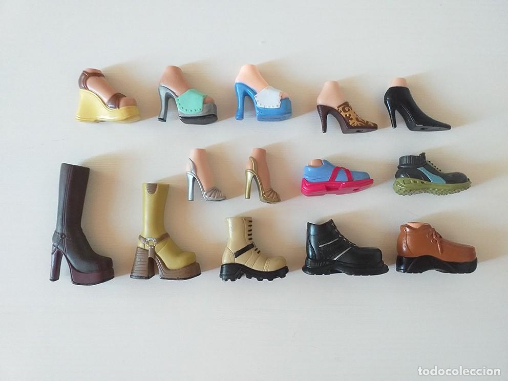 Mu&ntilde;ecas modernas: Lote de 14 zapatos sueltos de mu&ntilde;eca Bratz, brazt